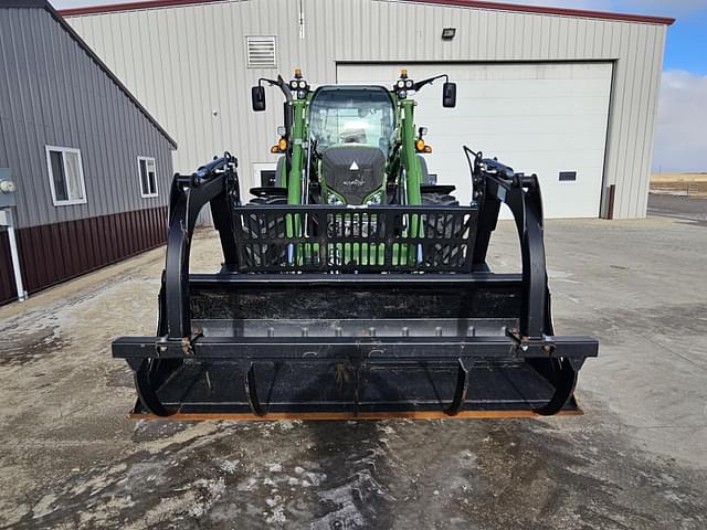 Image of Fendt 724 Vario equipment image 4