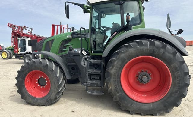 Image of Fendt 828 Vario equipment image 1
