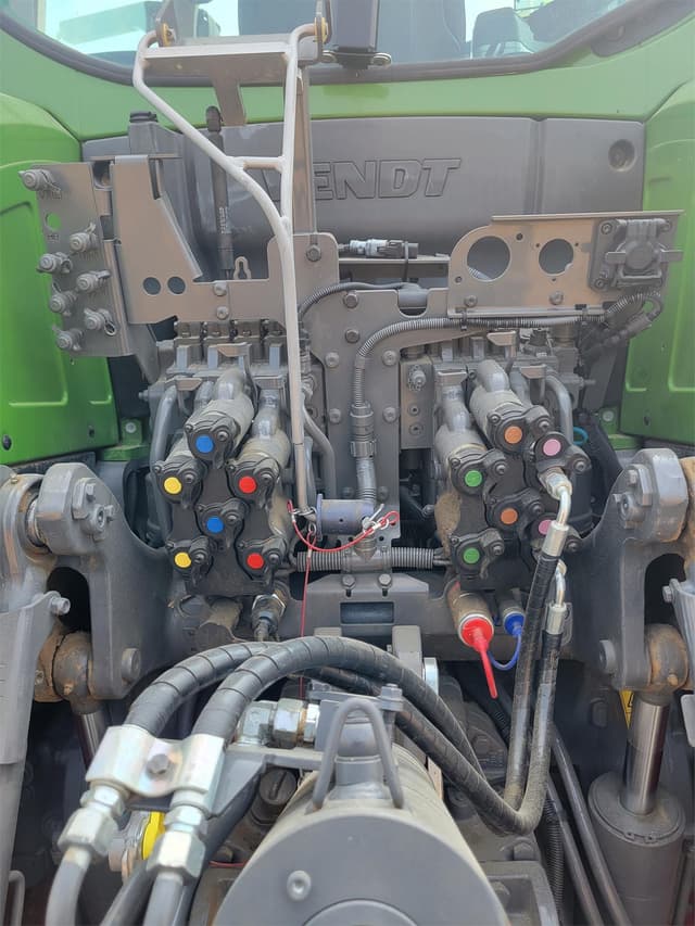 Image of Fendt 933 Vario equipment image 2