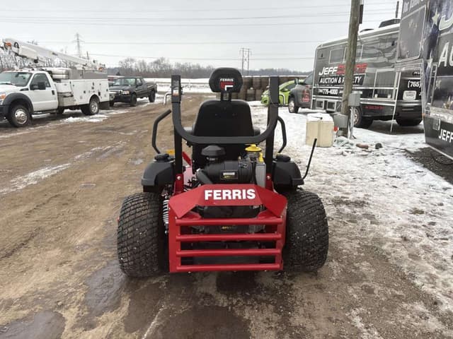 Image of Ferris ISX3300 equipment image 2