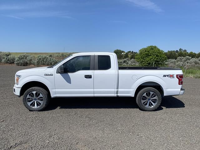 Image of Ford F-150 equipment image 1