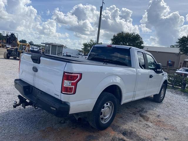 Image of Ford F-150 equipment image 2