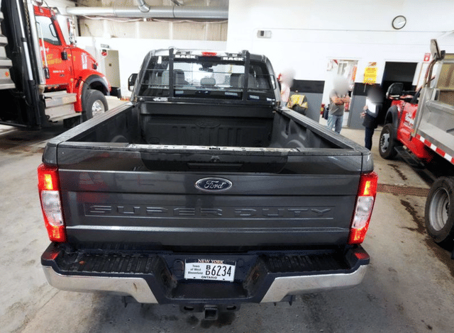 Image of Ford F-250 equipment image 3