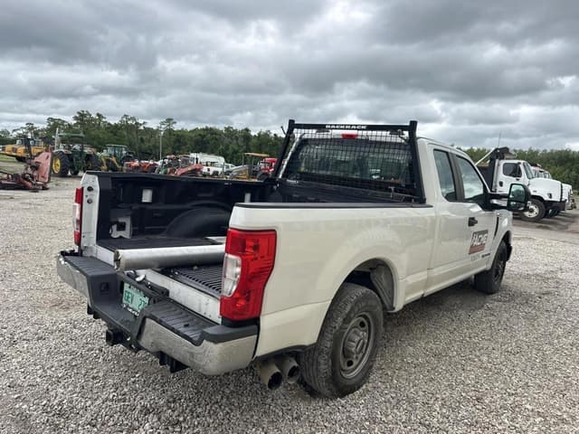 Image of Ford F-250 equipment image 2