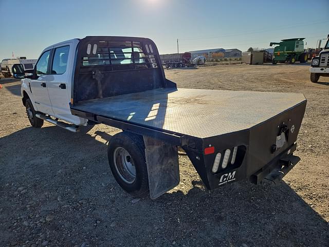 Image of Ford F-350 equipment image 4