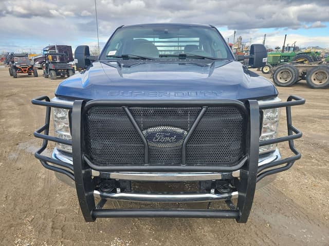 Image of Ford F-350 equipment image 2