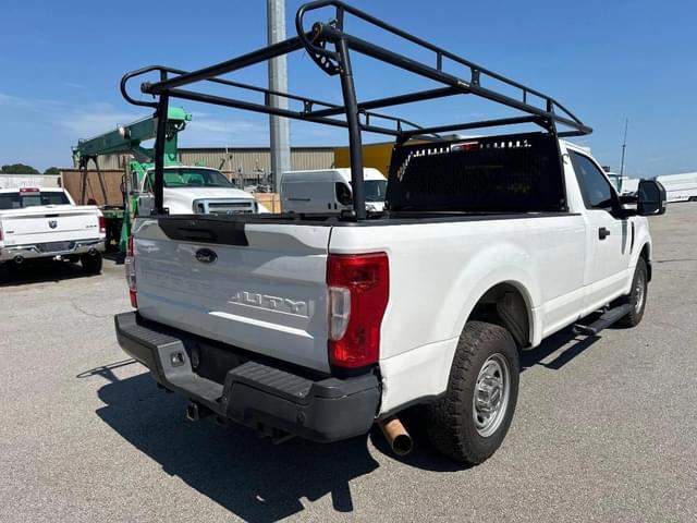 Image of Ford F-350 equipment image 4