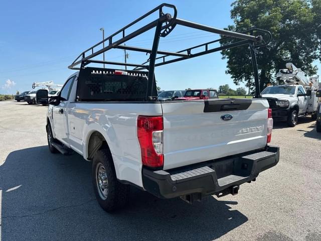 Image of Ford F-350 equipment image 2