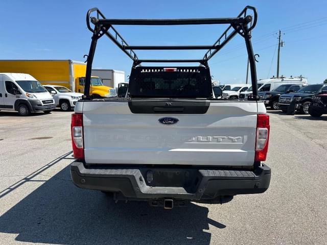 Image of Ford F-350 equipment image 3