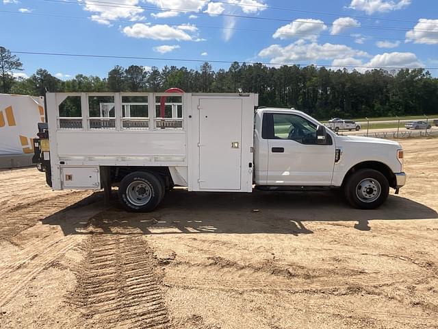 Image of Ford F-350 equipment image 3