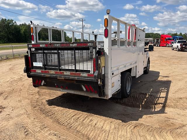 Image of Ford F-350 equipment image 4