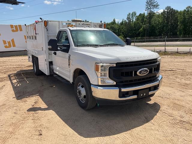 Image of Ford F-350 equipment image 2