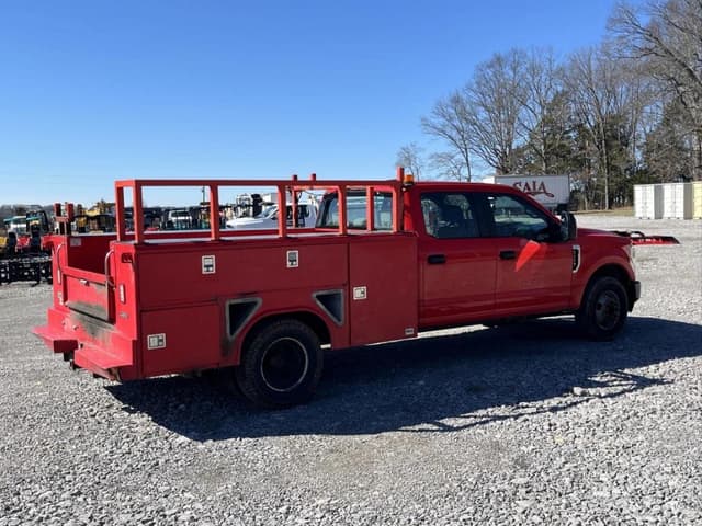Image of Ford F-350 equipment image 3