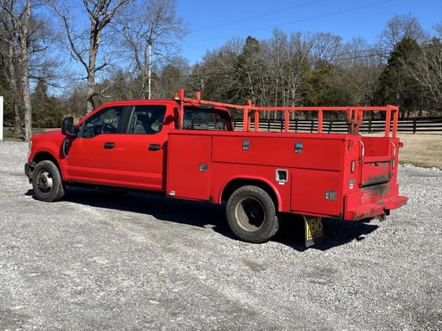 Image of Ford F-350 equipment image 2