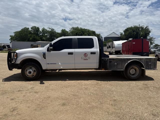 Image of Ford F-350 equipment image 1