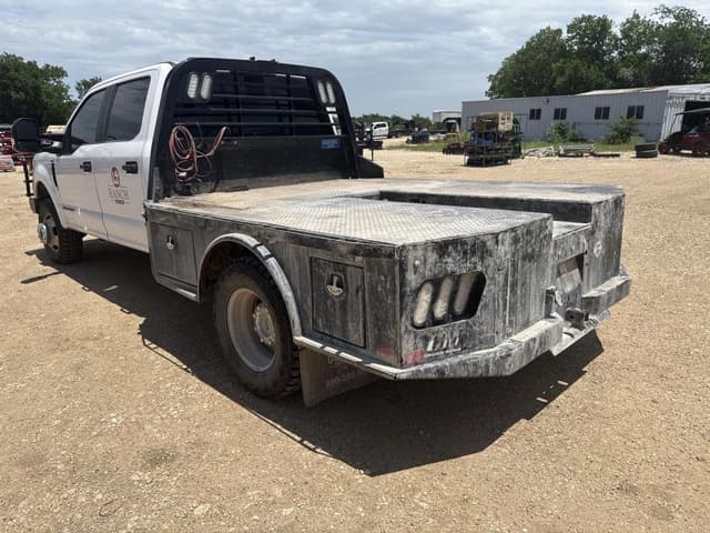 Image of Ford F-350 equipment image 2