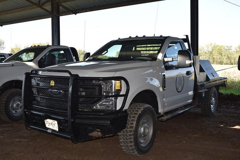 Image of Ford F-350 Primary image