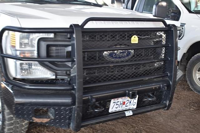 Image of Ford F-350 equipment image 3