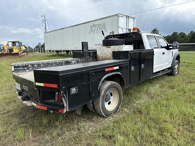 Image of Ford F-550 equipment image 4