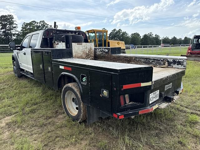 Image of Ford F-550 equipment image 2