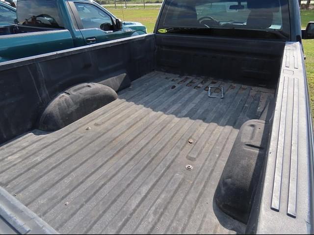 Image of Ford F-150 equipment image 4