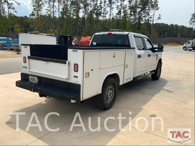 Image of Ford F-250 equipment image 4