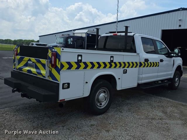 Image of Ford F-250 equipment image 4