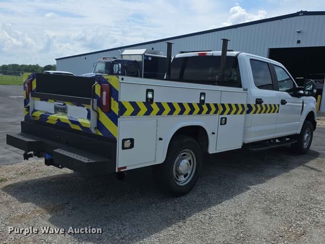 Image of Ford F-250 equipment image 4