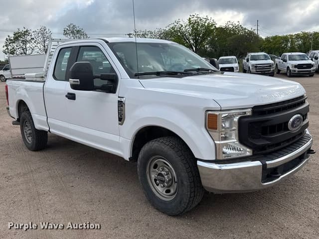 Image of Ford F-250 equipment image 2