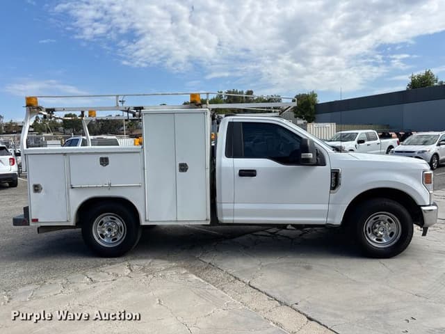 Image of Ford F-250 equipment image 3