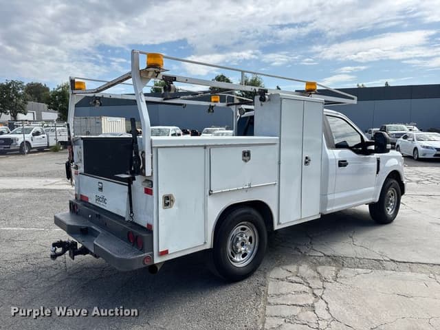 Image of Ford F-250 equipment image 4