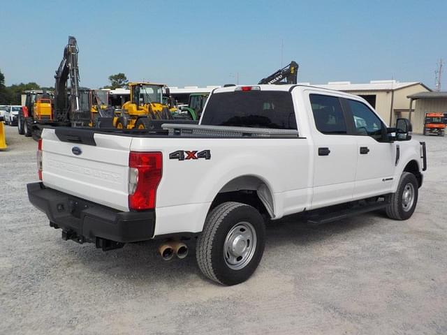 Image of Ford F-250 equipment image 2