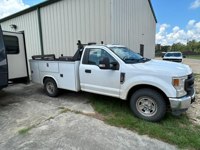 Image of Ford F-350 equipment image 3
