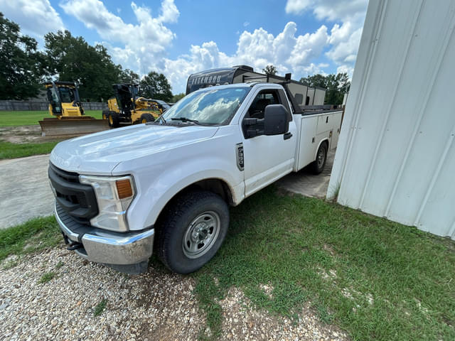 Image of Ford F-350 equipment image 2