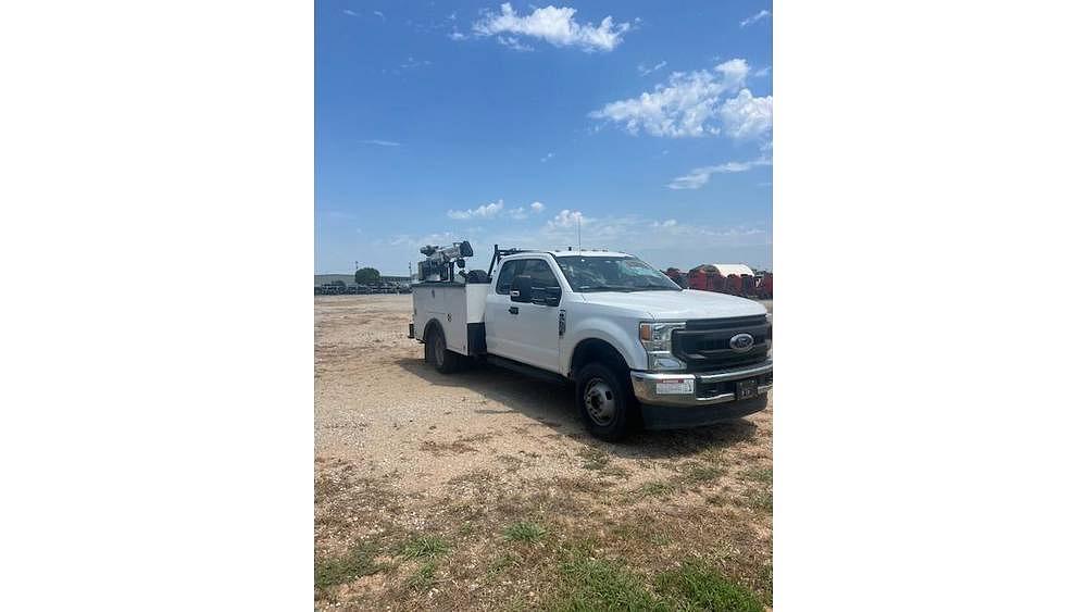 Image of Ford F-350 Primary image