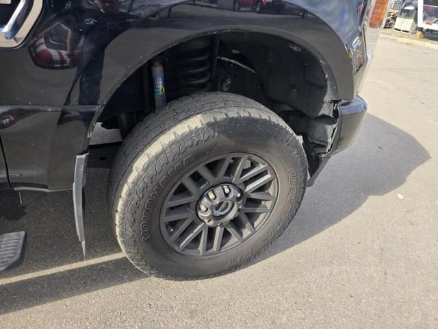 Image of Ford F-350 equipment image 4