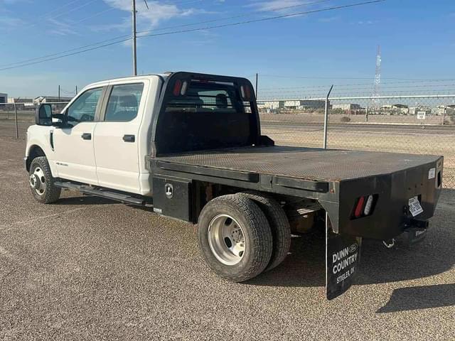 Image of Ford F-350 equipment image 3