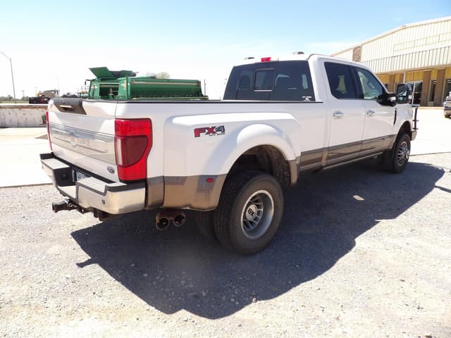 Image of Ford F-350 equipment image 4