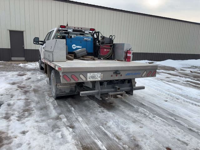 Image of Ford F-350 equipment image 1