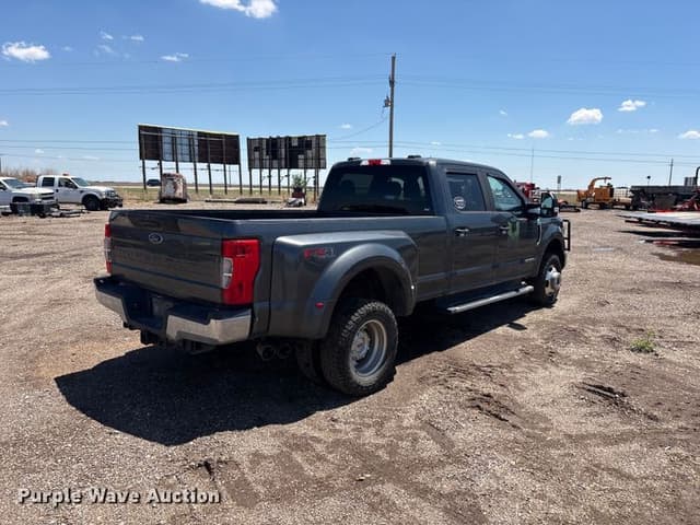 Image of Ford F-350 equipment image 4