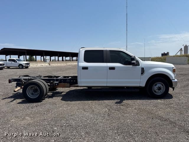 Image of Ford F-350 equipment image 3