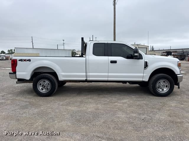 Image of Ford F-350 equipment image 3