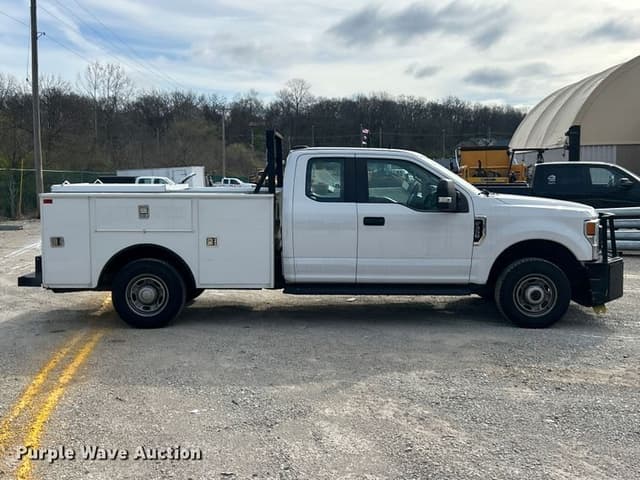 Image of Ford F-350 equipment image 3