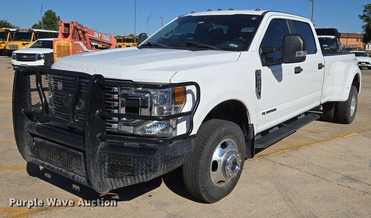 Image of Ford F-350 Primary image
