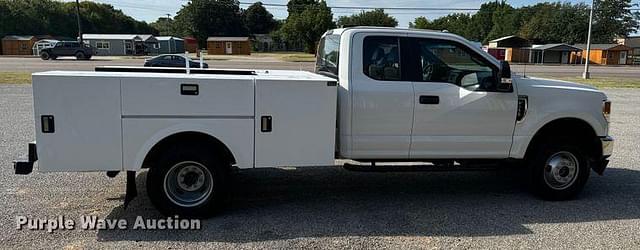 Image of Ford F-350 equipment image 3