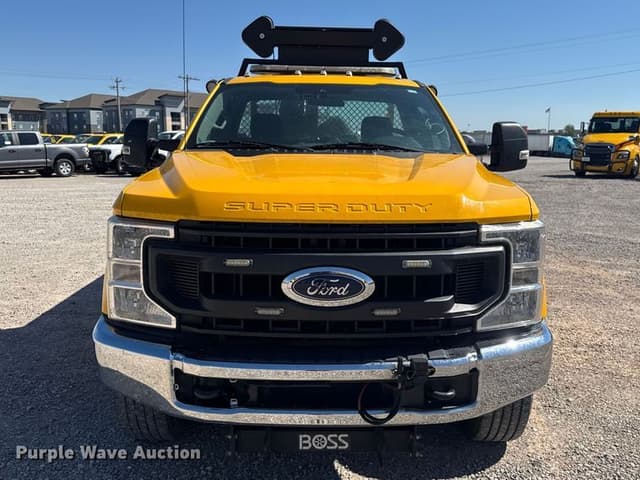 Image of Ford F-350 equipment image 1