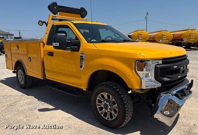 Image of Ford F-350 equipment image 2