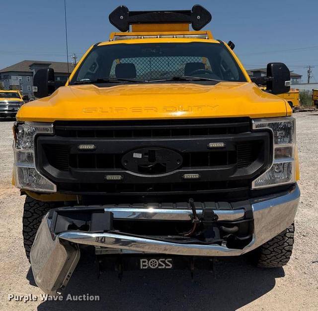Image of Ford F-350 equipment image 1