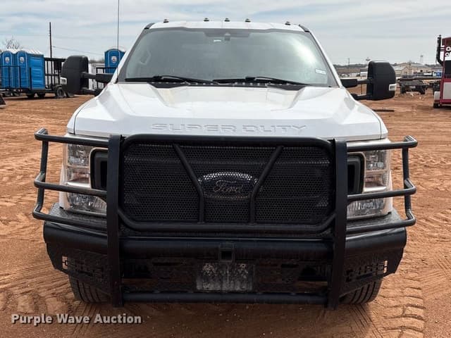 Image of Ford F-350 equipment image 1