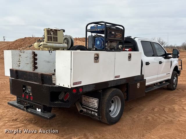 Image of Ford F-350 equipment image 4